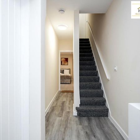 Bedford Hospital Victoria Apartments A And B By Homely Spaces Short Lets & Serviced Accommodation Exteriör bild