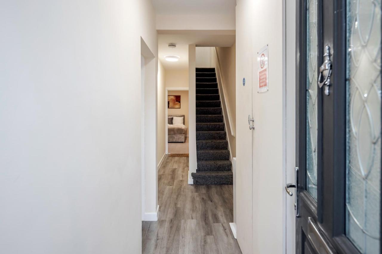 Bedford Hospital Victoria Apartments A And B By Homely Spaces Short Lets & Serviced Accommodation Exteriör bild